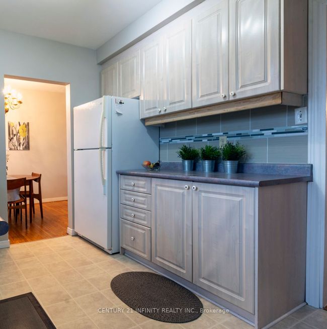 26 Cumbrian Crt, House other with 5 bedrooms, 2 bathrooms and 3 parking in Brampton ON | Image 8