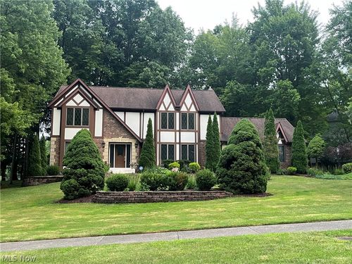 10051 Hunting Drive, Brecksville, OH, 44141 | Card Image
