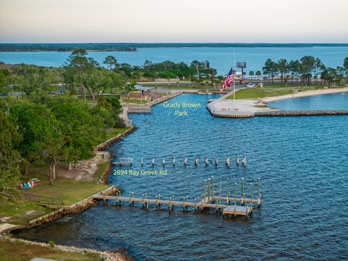 2894 Bay Grove Rd, Freeport, FL, 32439-4821 | Card Image