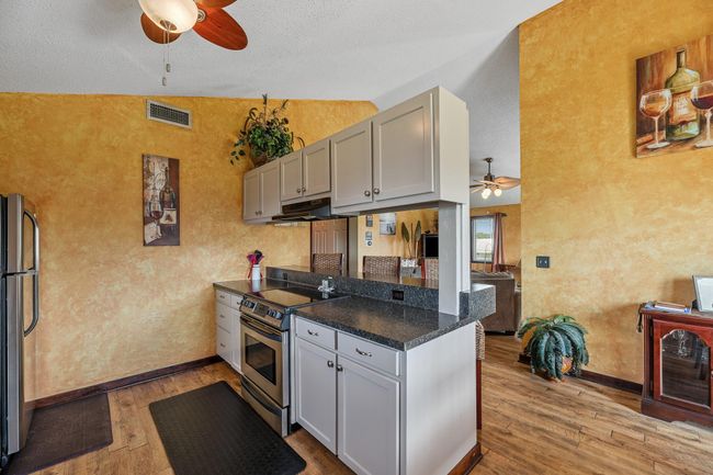 Kitchen/Living Room | Image 24