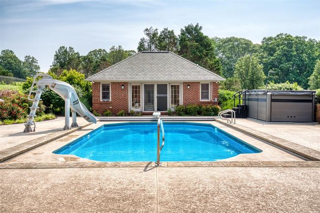 122 Fairway Acres Dr, House other with 7 bedrooms, 5 bathrooms and null parking in Dunmor KY | Image 85