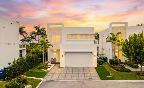 0-10366 Nw 68th Ter, Doral, FL, 33178-4616 | Card Image