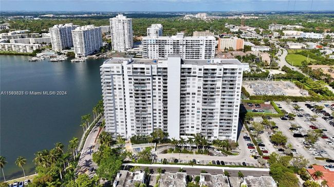 2008E - 2851 Ne 183rd St, Condo with 1 bedrooms, 2 bathrooms and null parking in Aventura FL | Image 1