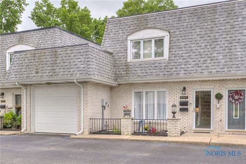 6965 Fenwyck Rd, Maumee, OH, 43537-9732 | Card Image