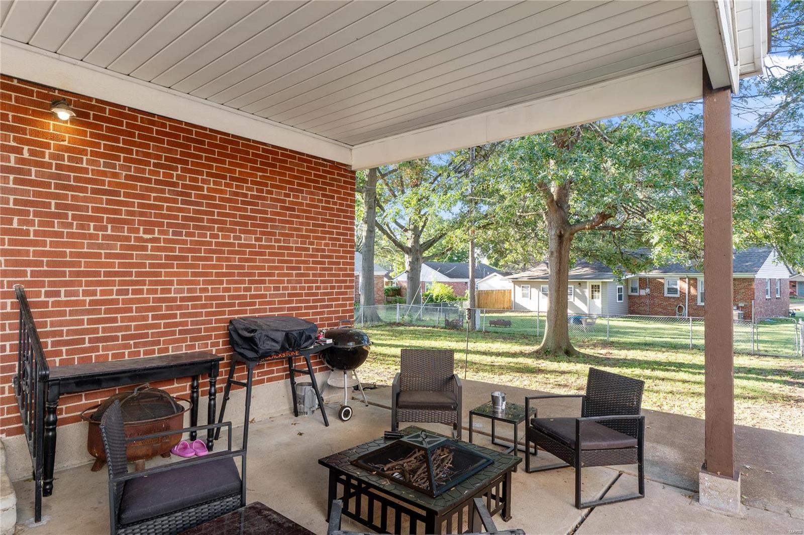 Robert Ave, Saint Louis, MO 63116