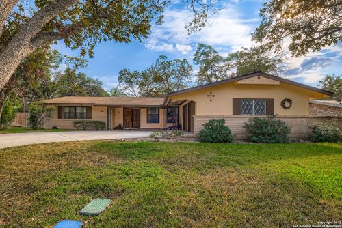 742 Winfield Cir, Windcrest, TX, 78239-2155 | Card Image