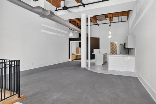 1104-609 Central St, Kansas City, MO, 64105-1881 | Card Image