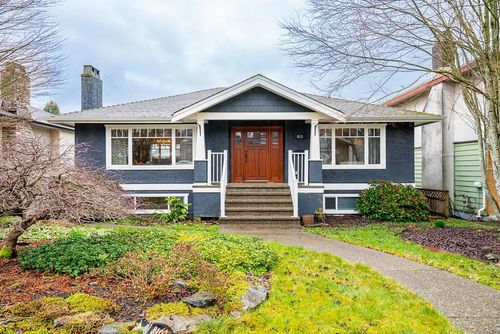 613 E 7th Street, North Vancouver, BC, V7L1S5 | Card Image