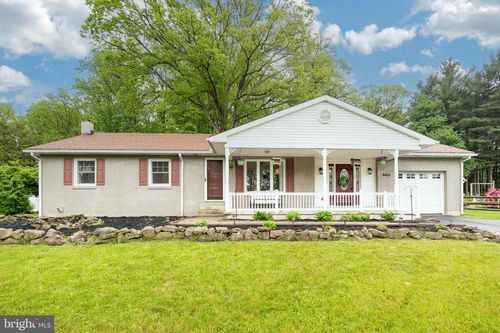 4466 N Twin Valley Rd, MORGANTOWN, PA, 19543-8915 | Card Image