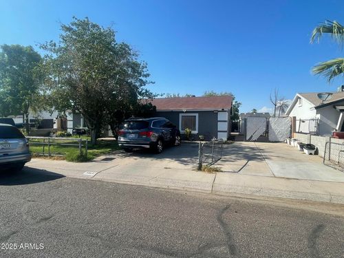 7340 W Holly St, Phoenix, AZ, 85035-3229 | Card Image