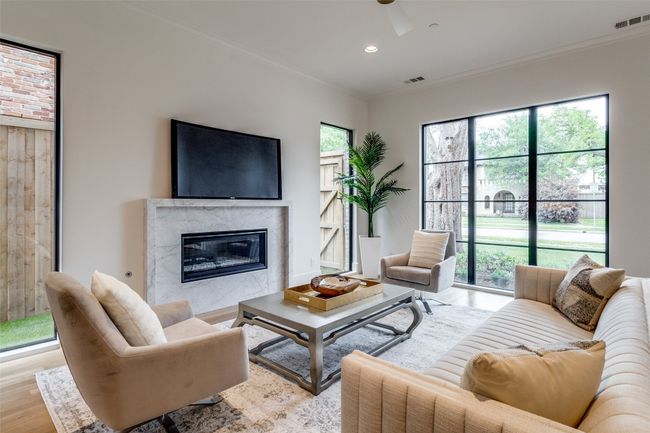 Living Room | Image 5