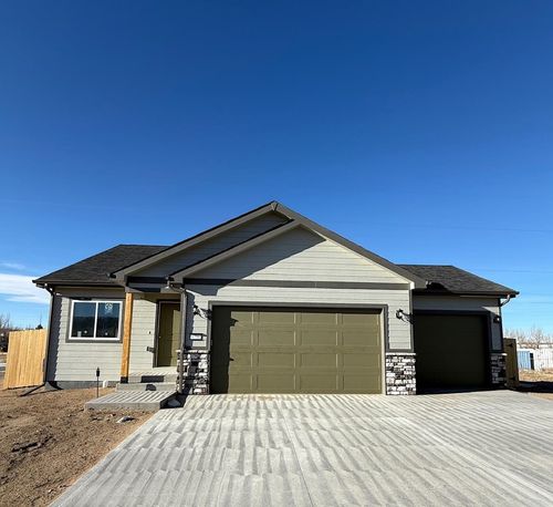 4706 Shale Cir, Mills, WY, 82644 | Card Image