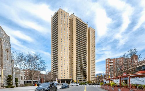 3m-11011 Queens Blvd, Forest Hills, NY, 11375-5402 | Card Image