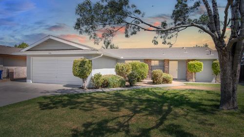 540 Theta Ln, Porterville, CA, 93257-1532 | Card Image