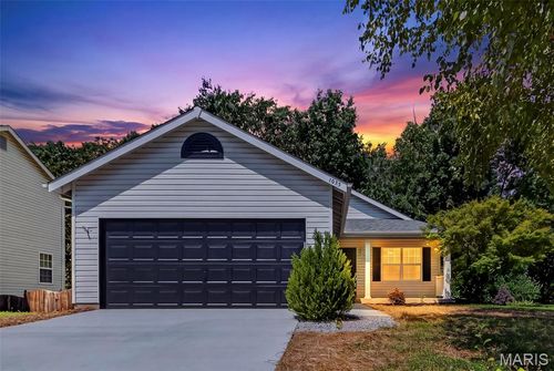 1035 Providence Pointe Dr, Wentzville, MO, 63385-4589 | Card Image