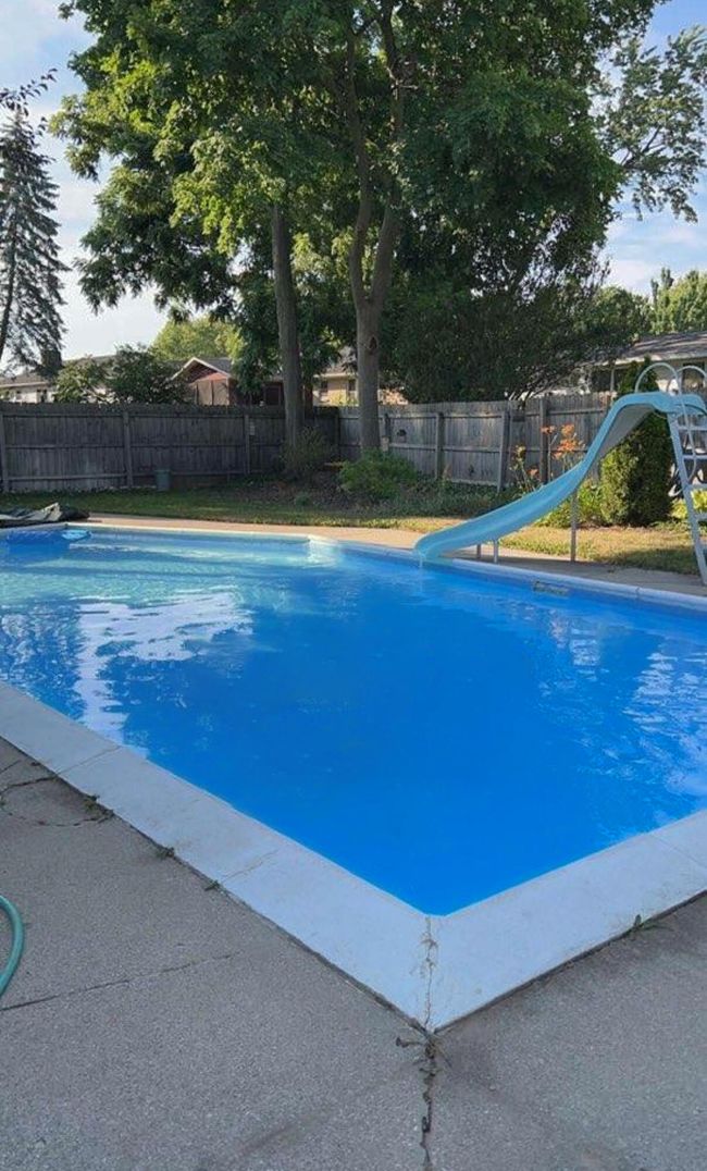 Pool 2 | Image 39