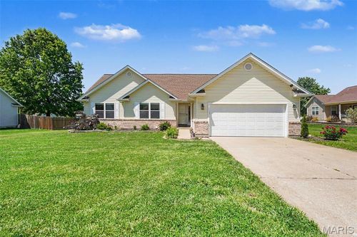 615 Arrowhead Ln, Union, MO, 63084-4476 | Card Image
