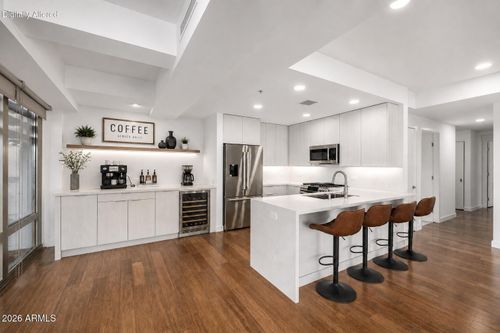 4007-7161 E Rancho Vista Dr, Scottsdale, AZ, 85251-1495 | Card Image