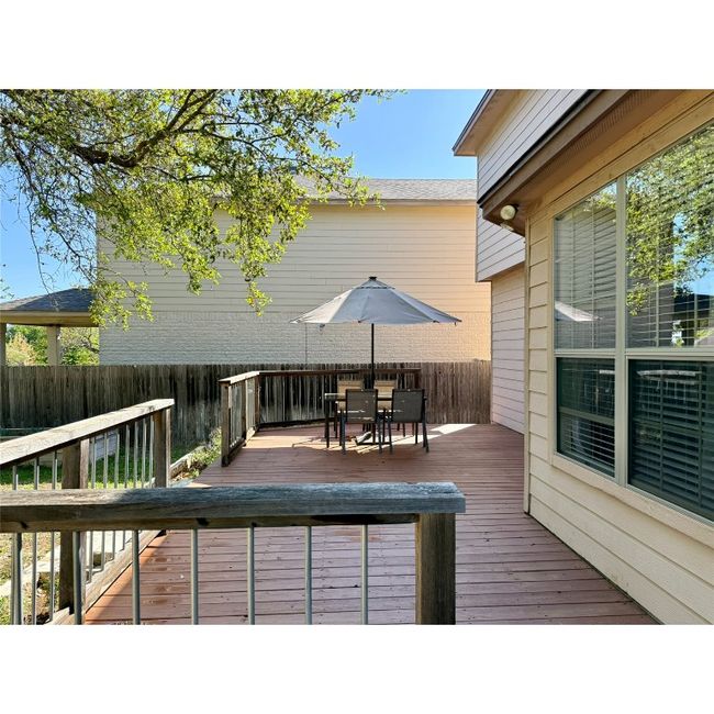 Large deck for relaxing | Image 10