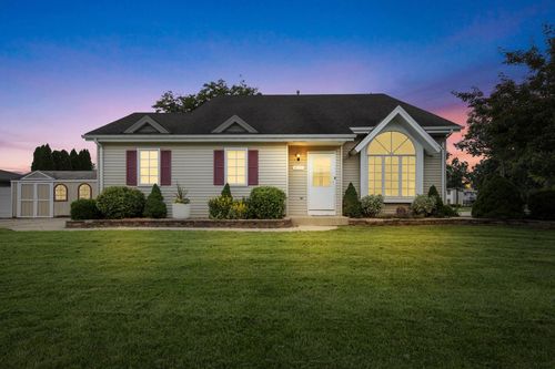 8215 S Wildwood Drive, Oak Creek, WI, 53154 | Card Image