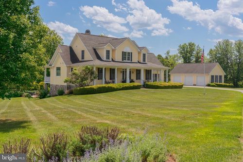 15438 Hillsboro Rd, Hillsboro, VA, 20132-2944 | Card Image