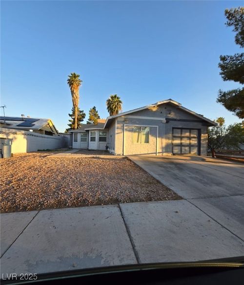 5615 Blue Sea St, Las Vegas, NV, 89110-4936 | Card Image