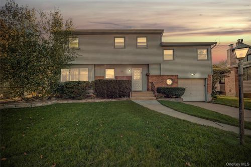 7 Park Cir, Cedarhurst, NY, 11516-1024 | Card Image