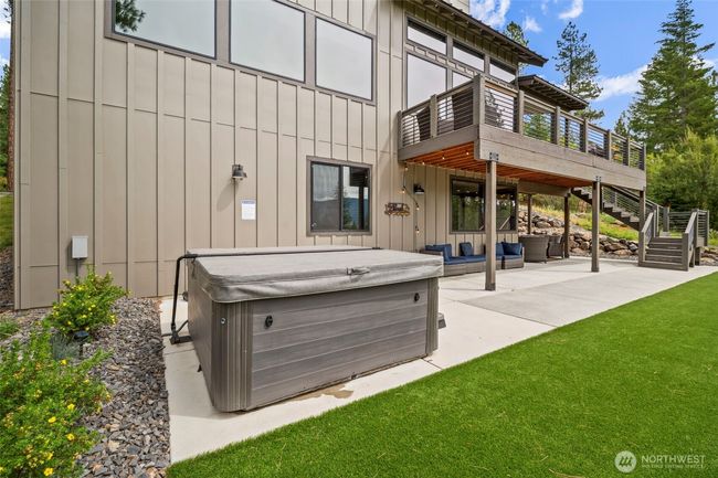 Hot tub is perfect for those chilly Cle Elum nights or long winter days | Image 26