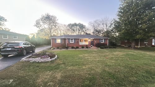 5002 Bonnalynn Dr, Hermitage, TN, 37076-1806 | Card Image