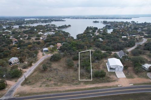 211 Stribling Dr, Sunrise Beach, TX, 78643 | Card Image