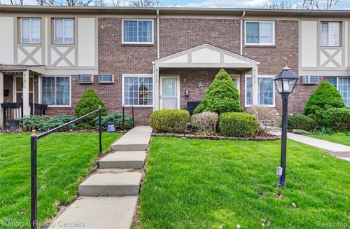 4-61315 Heritage Blvd, South Lyon, MI, 48178-1007 | Card Image