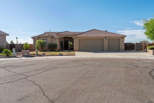 11318 S Sally Dr, Yuma, AZ, 85367-4902 | Card Image
