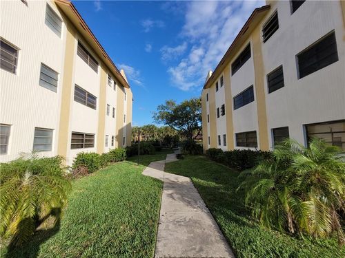 206-2027 Coral Ridge Dr, Coral Springs, FL, 33071-7833 | Card Image