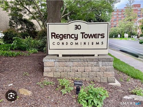 9h-30 Woodland St, Hartford, CT, 06105-2318 | Card Image