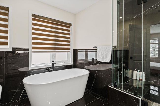 254 Discovery Ridge Way Sw, House other with 6 bedrooms, 4 bathrooms and 4 parking in Calgary AB | Image 25