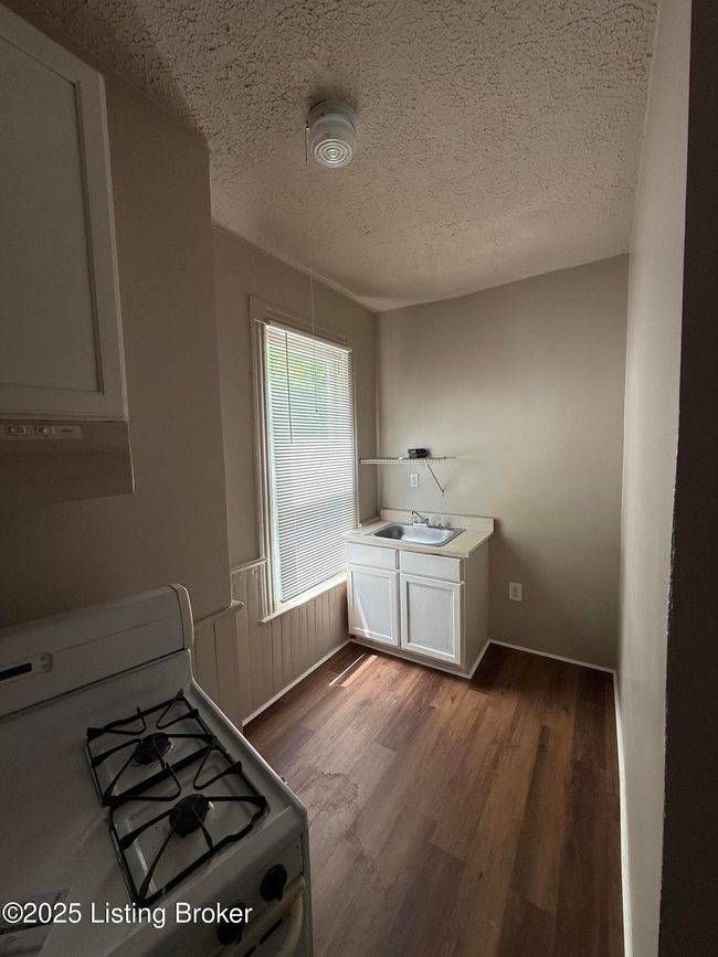 2416 Saint Xavier St, Home with 5 bedrooms, 4 bathrooms and null parking in Louisville KY | Image 17