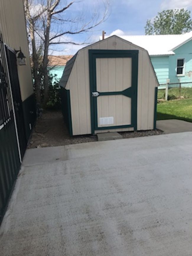12 W Main St, House other with 3 bedrooms, 3 bathrooms and null parking in Sunburst MT | Image 13