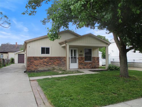 23777 Piper Ave, Eastpointe, MI, 48021-1735 | Card Image
