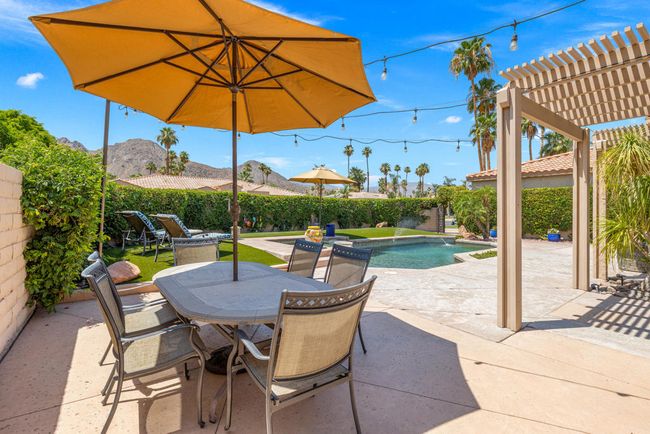 Informal Outside Dining | Image 22