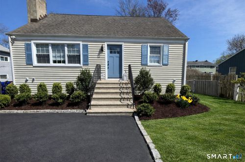 7 Hale St, Westport, CT, 06880-5137 | Card Image