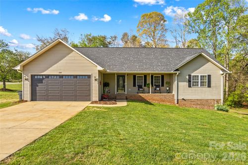 105 Saddlewood Ln, Statesville, NC, 28625-5522 | Card Image