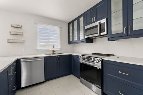 74 Rue Ashmore, Châteauguay, QC, J6J4B6 | Card Image