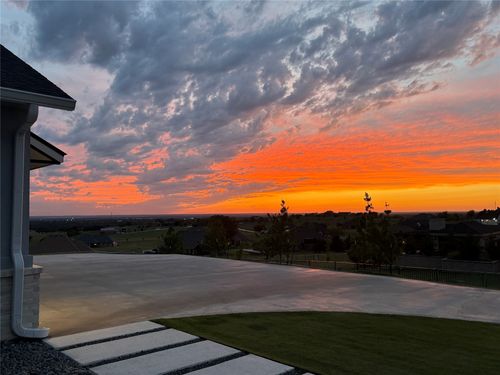 150 Pinnacle Peak Ln, Weatherford, TX, 76087-4047 | Card Image