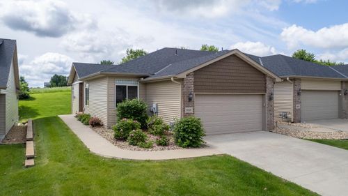 668 Shardlow Pl Ne, Byron, MN, 55920-1564 | Card Image