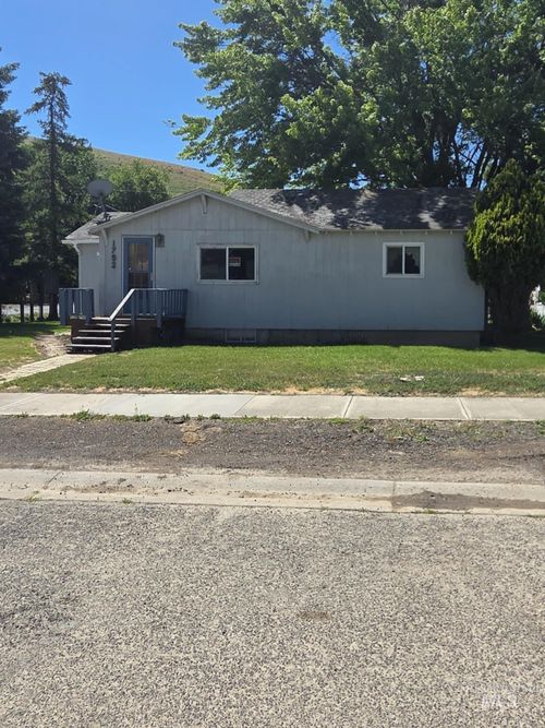 1792 Columbia St, Pomeroy, WA, 99347-8799 | Card Image