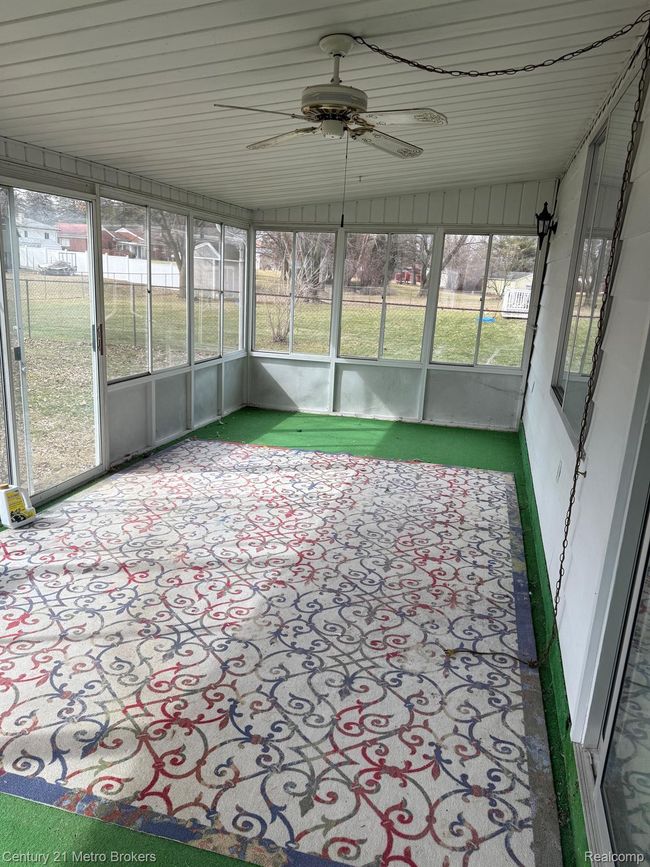 1095 Cora Dr, House other with 3 bedrooms, 2 bathrooms and null parking in Flint MI | Image 18