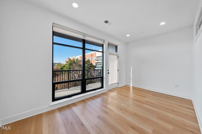 Living Room | Image 15