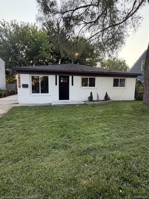 14370 Pearl St, Southgate, MI, 48195-1962 | Card Image