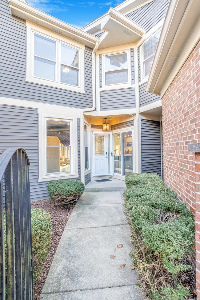 971 Heathrow Ln, Townhouse with 3 bedrooms, 3 bathrooms and 2 parking in Naperville IL | Image 24