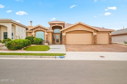 13353 Emerald Hills St, Horizon City, TX, 79928-2522 | Card Image
